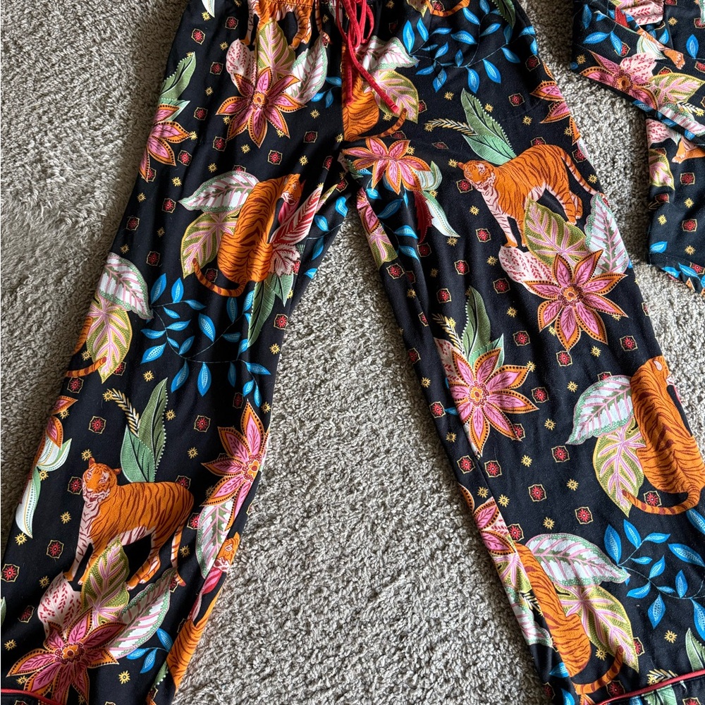 Room Service 2 piece pajama set. - Picture 3 of 6